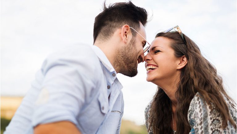 4 maneras de expresar amor - Psicología Sincera