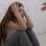 En Psicologiasincera te contamos 9 acciones que puedes realizar para brindar Primeros Auxilios Psicológicos